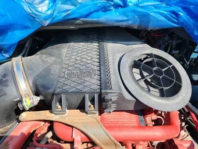 Freightliner Cascadia 125 Air Cleaner / Air Filter Housing