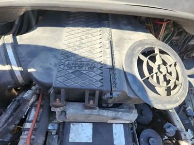 Freightliner Cascadia 125 Air Cleaner / Air Filter Housing