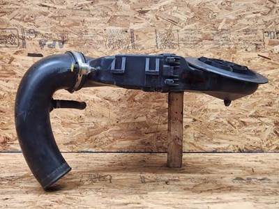 Freightliner Cascadia 125 Air Cleaner / Air Filter Housing