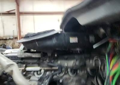 Freightliner Cascadia 125 Air Cleaner / Air Filter Housing