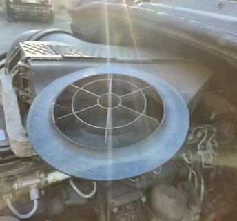 Freightliner Cascadia 125 Air Cleaner / Air Filter Housing