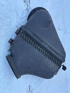 Freightliner Cascadia 125 Air Cleaner / Air Filter Housing