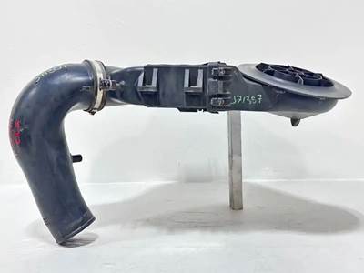 Freightliner Cascadia 125 Air Cleaner / Air Filter Housing