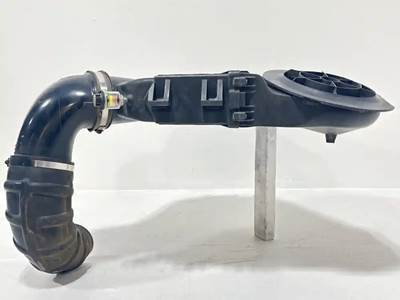 Freightliner Cascadia 125 Air Cleaner / Air Filter Housing