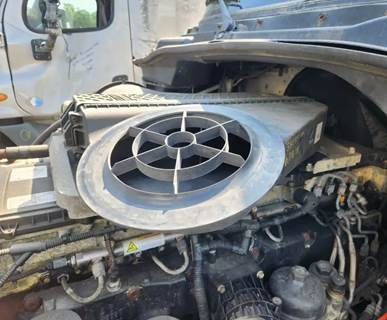 Freightliner Cascadia 125 Air Cleaner / Air Filter Housing