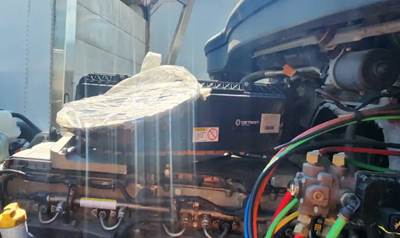 Freightliner Cascadia 126 Air Cleaner / Air Filter Housing