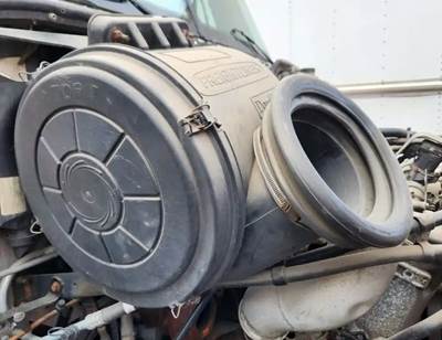 Freightliner Columbia 112 Right Air Cleaner / Air Filter Housing