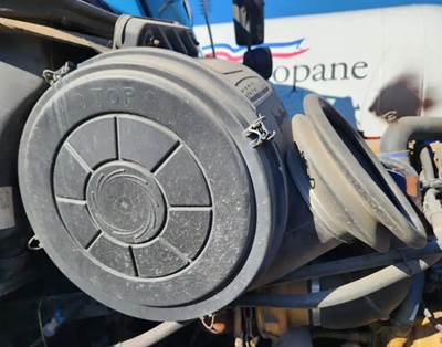 Freightliner Columbia 120 Right Air Cleaner / Air Filter Housing
