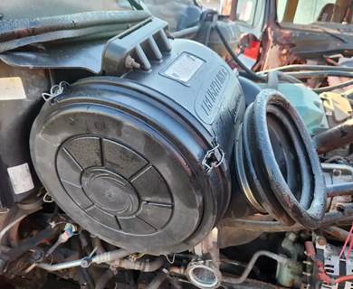 Freightliner Columbia 120 Right Air Cleaner / Air Filter Housing