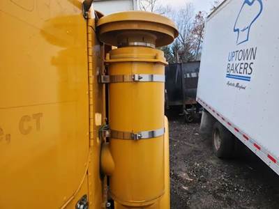 Freightliner FLC Right Air Cleaner / Air Filter Housing