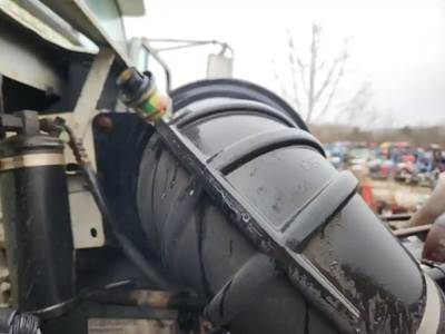 Freightliner FLD120 Right Air Cleaner / Air Filter Housing