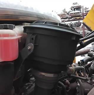 Freightliner M2 106 Right Air Cleaner / Air Filter Housing for a 2011 Freightliner M2 106 Heavy Duty
