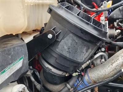 Freightliner M2 106 Right Air Cleaner / Air Filter Housing