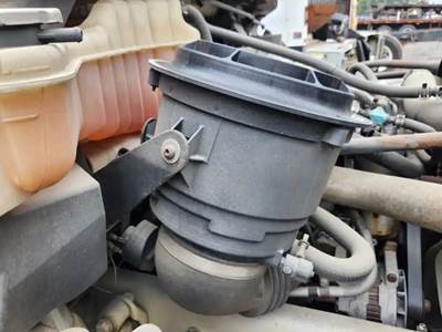 Freightliner M2 106 Right Air Cleaner / Air Filter Housing