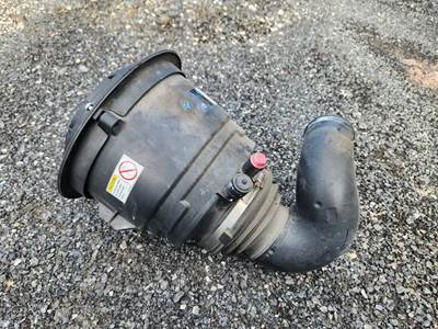 Freightliner M2 106 Right Air Cleaner / Air Filter Housing