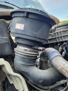 Freightliner M2 112 Right Air Cleaner / Air Filter Housing for a 2016 Freightliner M2 112 Medium Duty