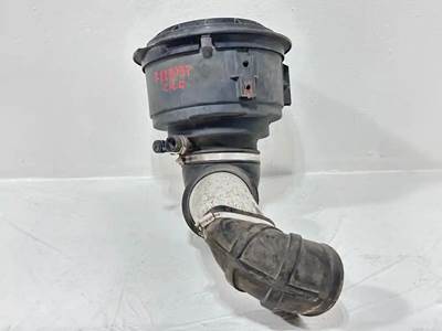Freightliner M2 112 Right Air Cleaner / Air Filter Housing for a 2007 Freightliner M2 112 Heavy Duty