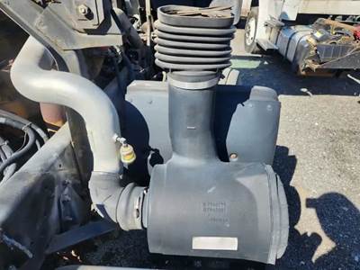 GMC T7500 Right Air Cleaner / Air Filter Housing