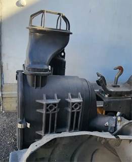 Hino 195 Right Air Cleaner / Air Filter Housing