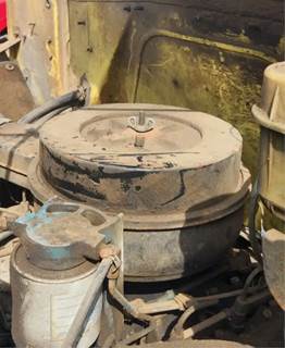 International 1654 Air Cleaner / Air Filter Housing