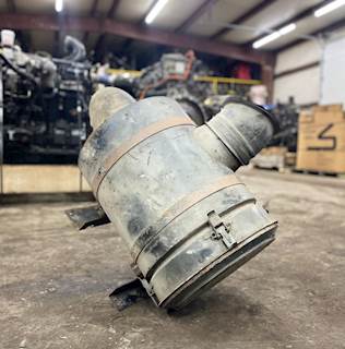 International 2375 Right Air Cleaner / Air Filter Housing