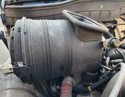 International 4400 Right Air Cleaner / Air Filter Housing