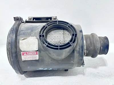 International 4700 Air Cleaner / Air Filter Housing