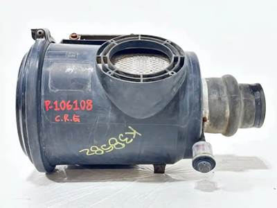 International 4700 LP Right Air Cleaner / Air Filter Housing for a 1996 International 4700 LOW PROFILE