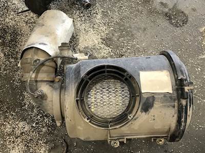 International 4900 Right Air Cleaner / Air Filter Housing