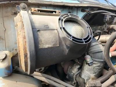 International 4900 Right Air Cleaner / Air Filter Housing