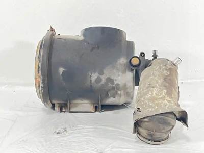 International 4900 Right Air Cleaner / Air Filter Housing