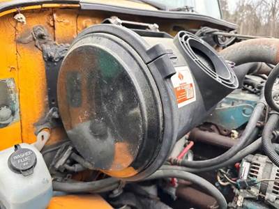 International 4900 Right Air Cleaner / Air Filter Housing