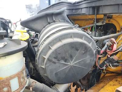 International 7400 Left Air Cleaner / Air Filter Housing