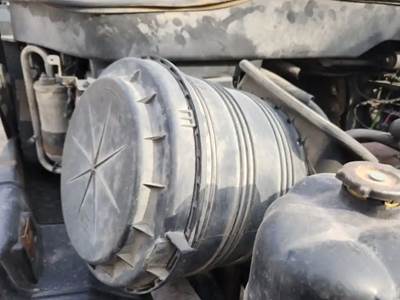 International 7500 Right Air Cleaner / Air Filter Housing