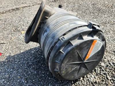 International 7500 Left Air Cleaner / Air Filter Housing