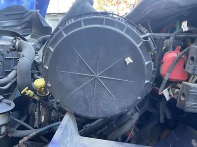 International 8600 Left Air Cleaner / Air Filter Housing