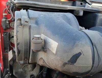 International 9100i Right Air Cleaner / Air Filter Housing