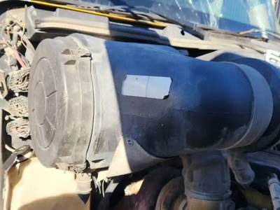 International 9200i Right Air Cleaner / Air Filter Housing