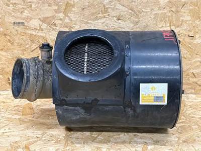 International 9400 Left Air Cleaner / Air Filter Housing