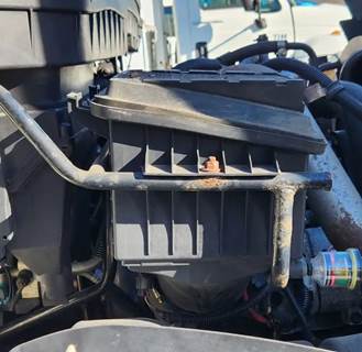 International DuraStar 4300 Right Air Cleaner / Air Filter Housing