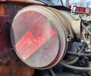 International F-1924; F-1954 Right Air Cleaner / Air Filter Housing