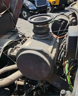 International F2554 Air Cleaner / Air Filter Housing for a 1997 International F-2554