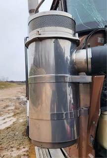 International HX520 Right Air Cleaner / Air Filter Housing