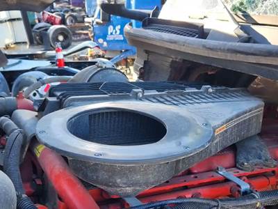 International LT625 Air Cleaner / Air Filter Housing