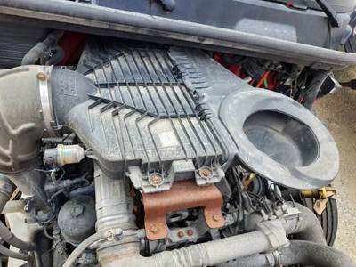 International LT625 Air Cleaner / Air Filter Housing