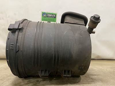 International PC015 Right Air Cleaner / Air Filter Housing