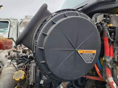 International RH613 Left Air Cleaner / Air Filter Housing