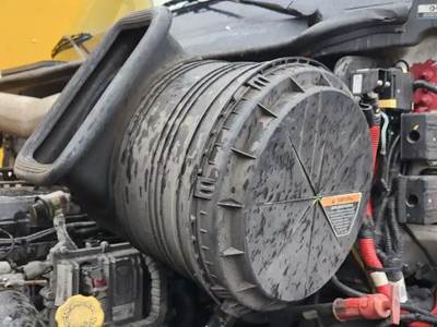 International RH613 Left Air Cleaner / Air Filter Housing