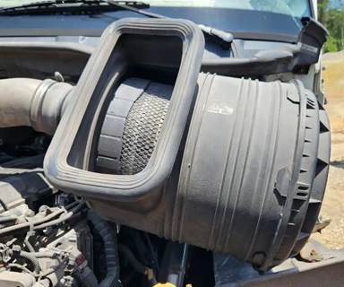 International RH613 Left Air Cleaner / Air Filter Housing