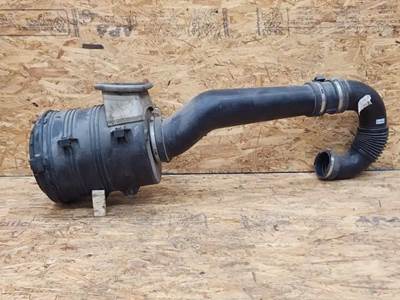 International WorkStar 7300 Left Air Cleaner / Air Filter Housing